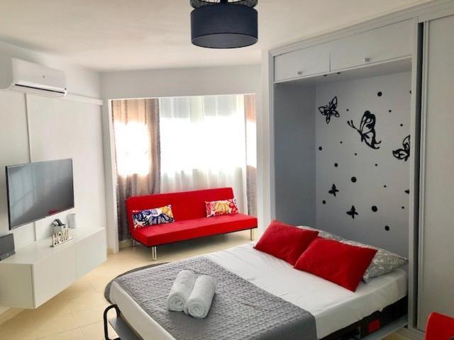 Ferienwohnung Studio In The Center Of Torremolinos Exterior foto